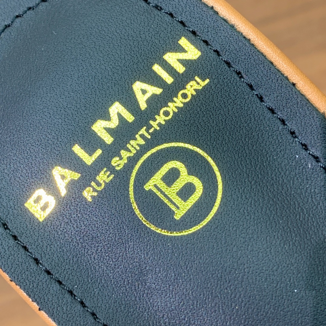 【Bal*ain】链条水台高跟凉鞋。愈发別致出众，无敌气场、无敌好看。鞋面牛皮➕原版开模金属扣➕原版鞋跟