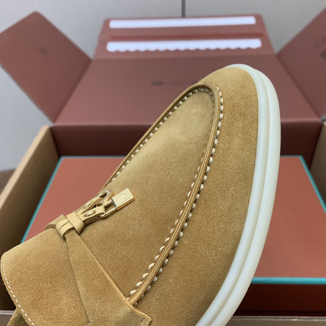 【Loro Piana】顶级版本乐福鞋，原版一比一。品牌低调奢华柔软一贯纯色简约的设计风格。皮质柔软舒适