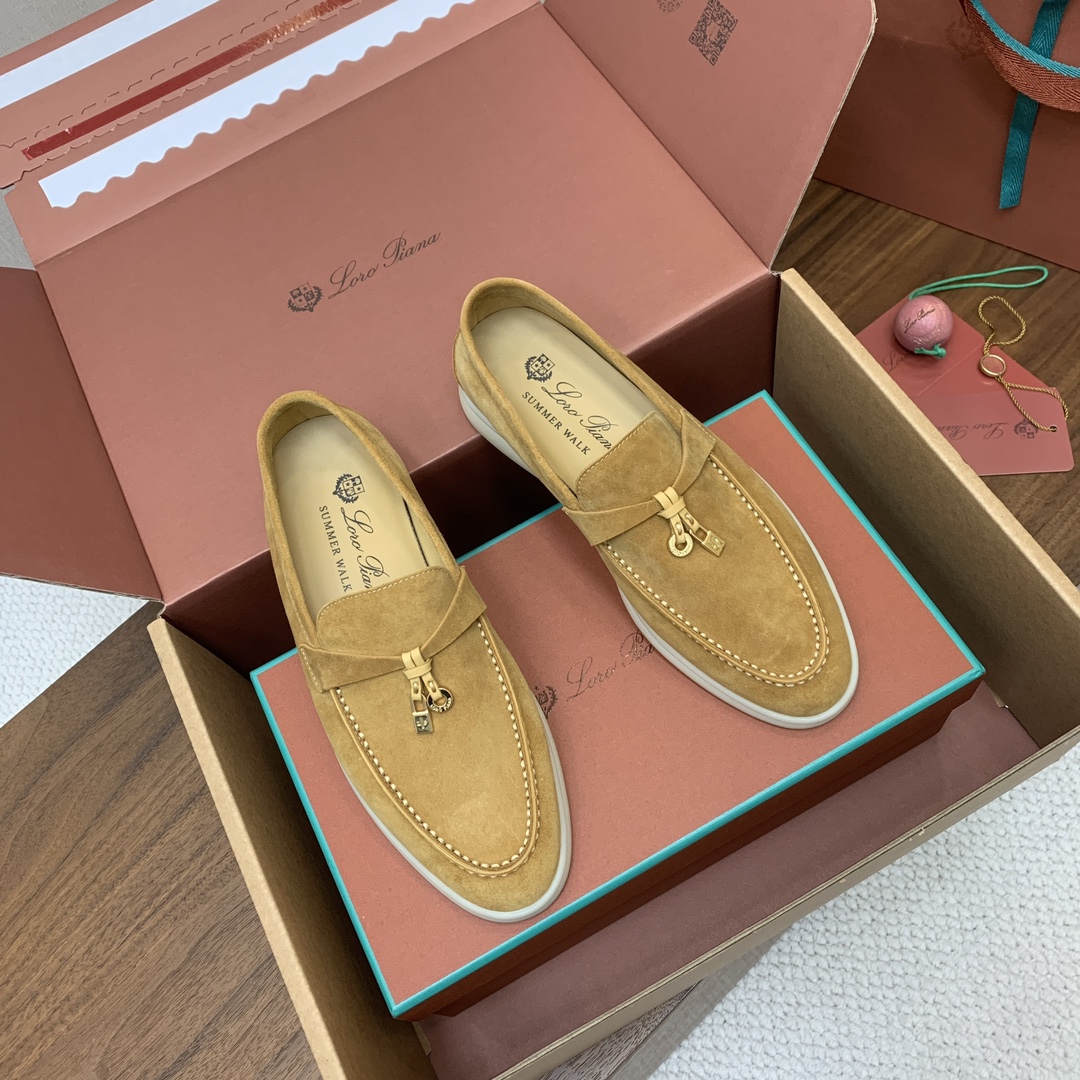 【Loro Piana】顶级版本乐福鞋，原版一比一。品牌低调奢华柔软一贯纯色简约的设计风格。皮质柔软舒适