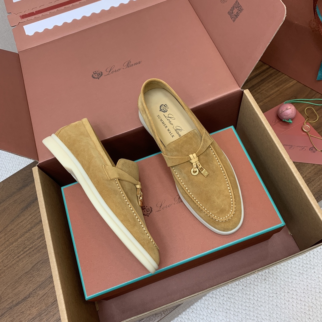 【Loro Piana】顶级版本乐福鞋，原版一比一。品牌低调奢华柔软一贯纯色简约的设计风格。皮质柔软舒适