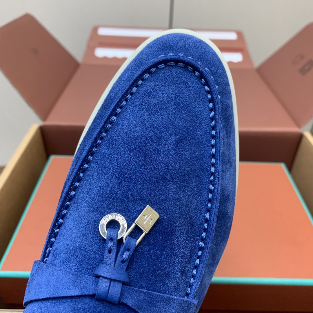 【Loro Piana】顶级版本乐福鞋，原版一比一。品牌低调奢华柔软一贯纯色简约的设计风格。皮质柔软舒适