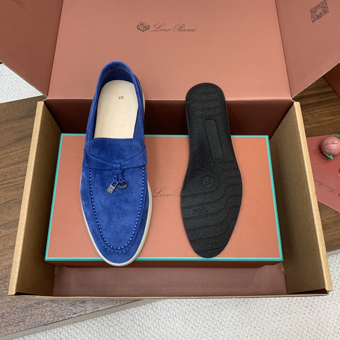 【Loro Piana】顶级版本乐福鞋，原版一比一。品牌低调奢华柔软一贯纯色简约的设计风格。皮质柔软舒适