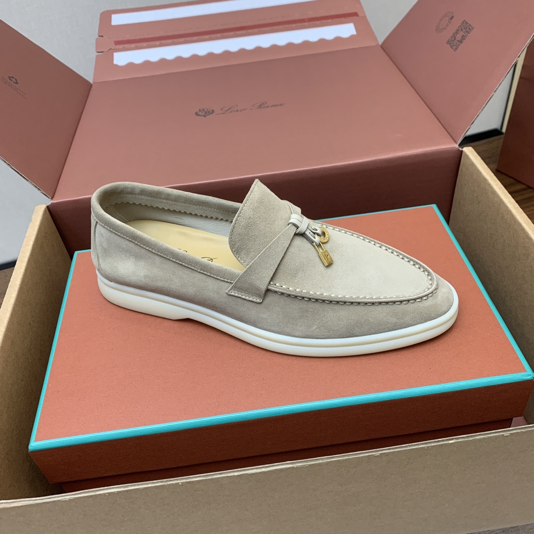 【Loro Piana】顶级版本乐福鞋，原版一比一。品牌低调奢华柔软一贯纯色简约的设计风格。皮质柔软舒适