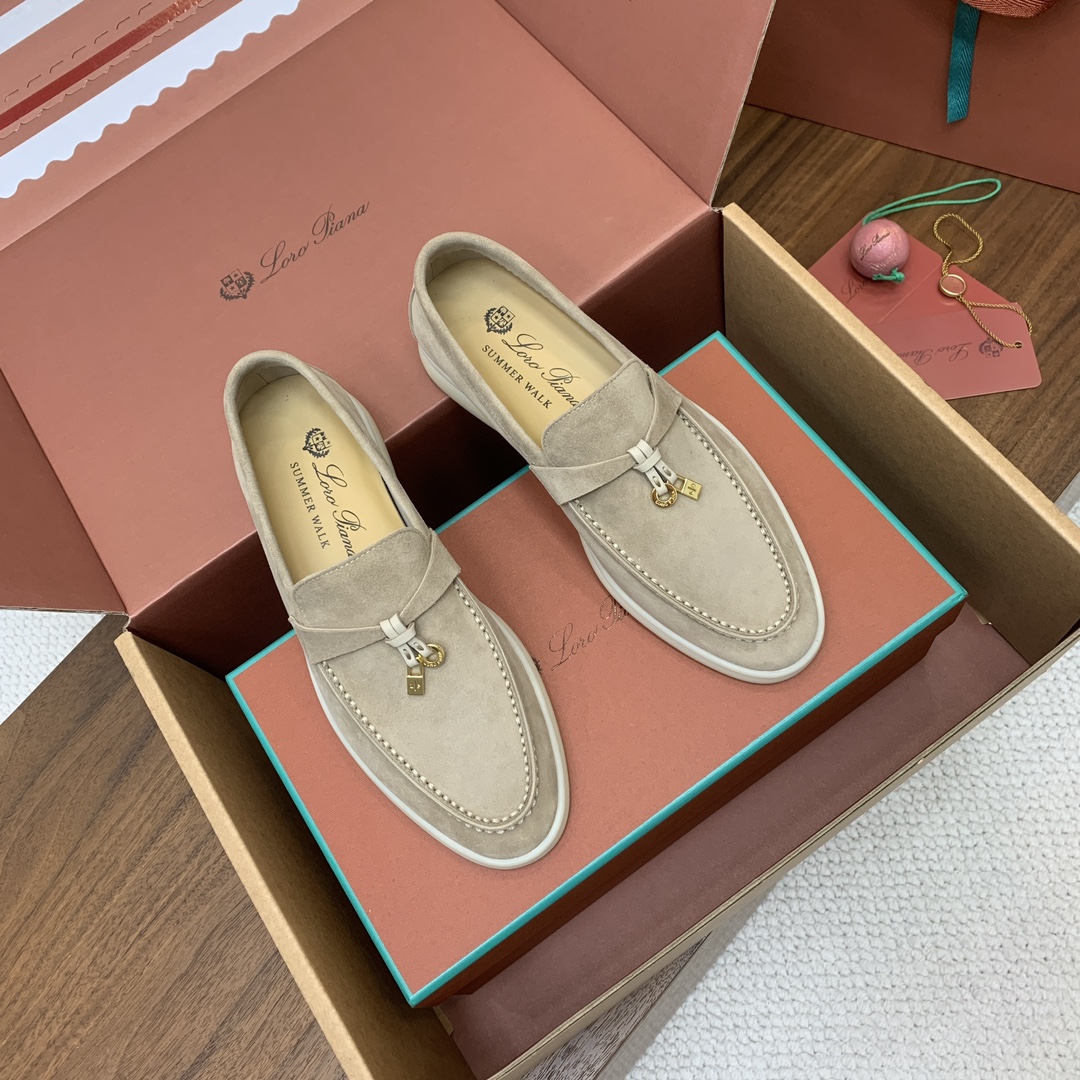 【Loro Piana】顶级版本乐福鞋，原版一比一。品牌低调奢华柔软一贯纯色简约的设计风格。皮质柔软舒适