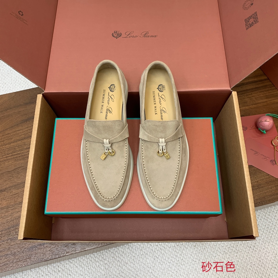 【Loro Piana】顶级版本乐福鞋，原版一比一。品牌低调奢华柔软一贯纯色简约的设计风格。皮质柔软舒适