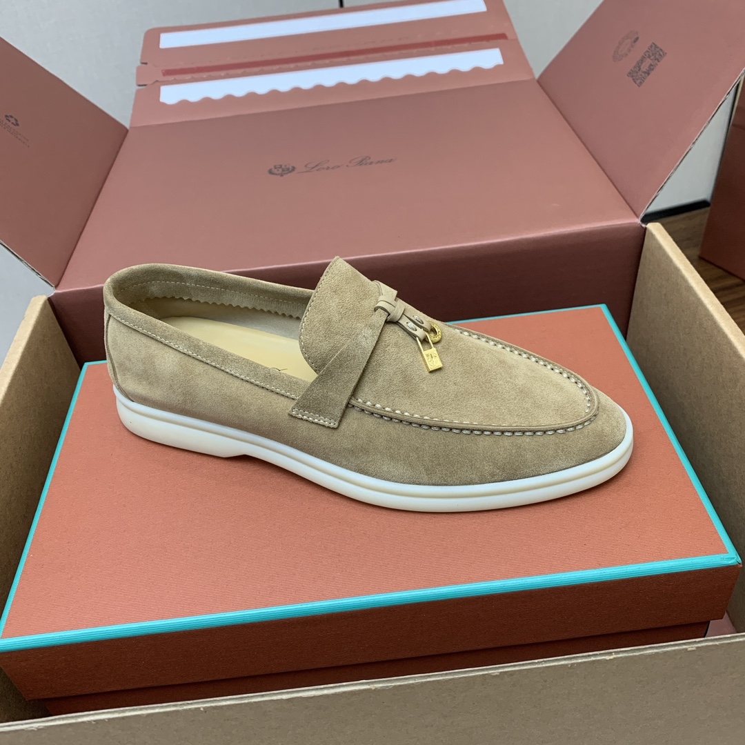 【Loro Piana】顶级版本乐福鞋，原版一比一。品牌低调奢华柔软一贯纯色简约的设计风格。皮质柔软舒适