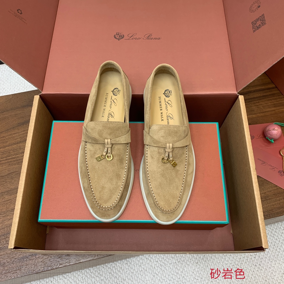【Loro Piana】顶级版本乐福鞋，原版一比一。品牌低调奢华柔软一贯纯色简约的设计风格。皮质柔软舒适