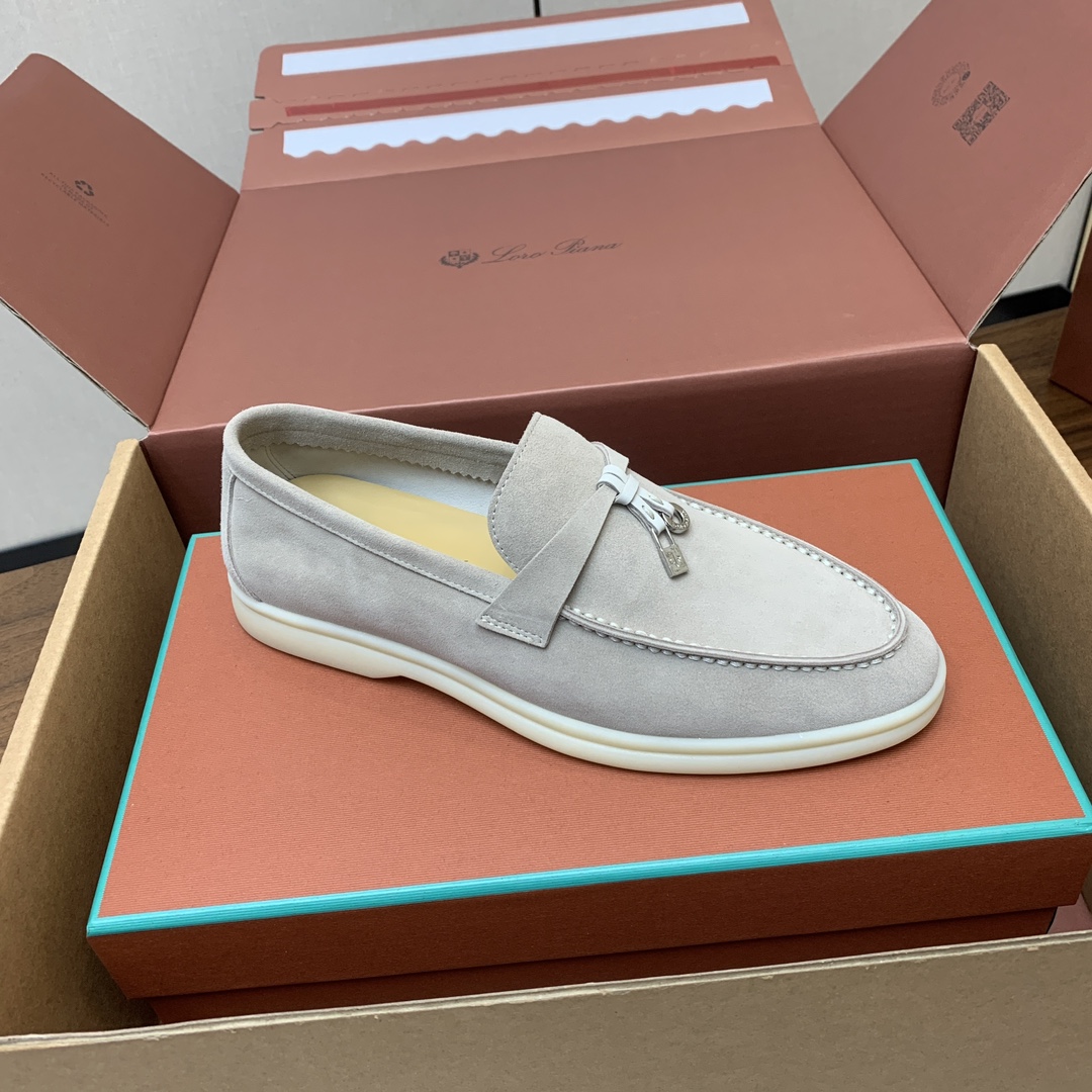 【Loro Piana】顶级版本乐福鞋，原版一比一。品牌低调奢华柔软一贯纯色简约的设计风格。皮质柔软舒适
