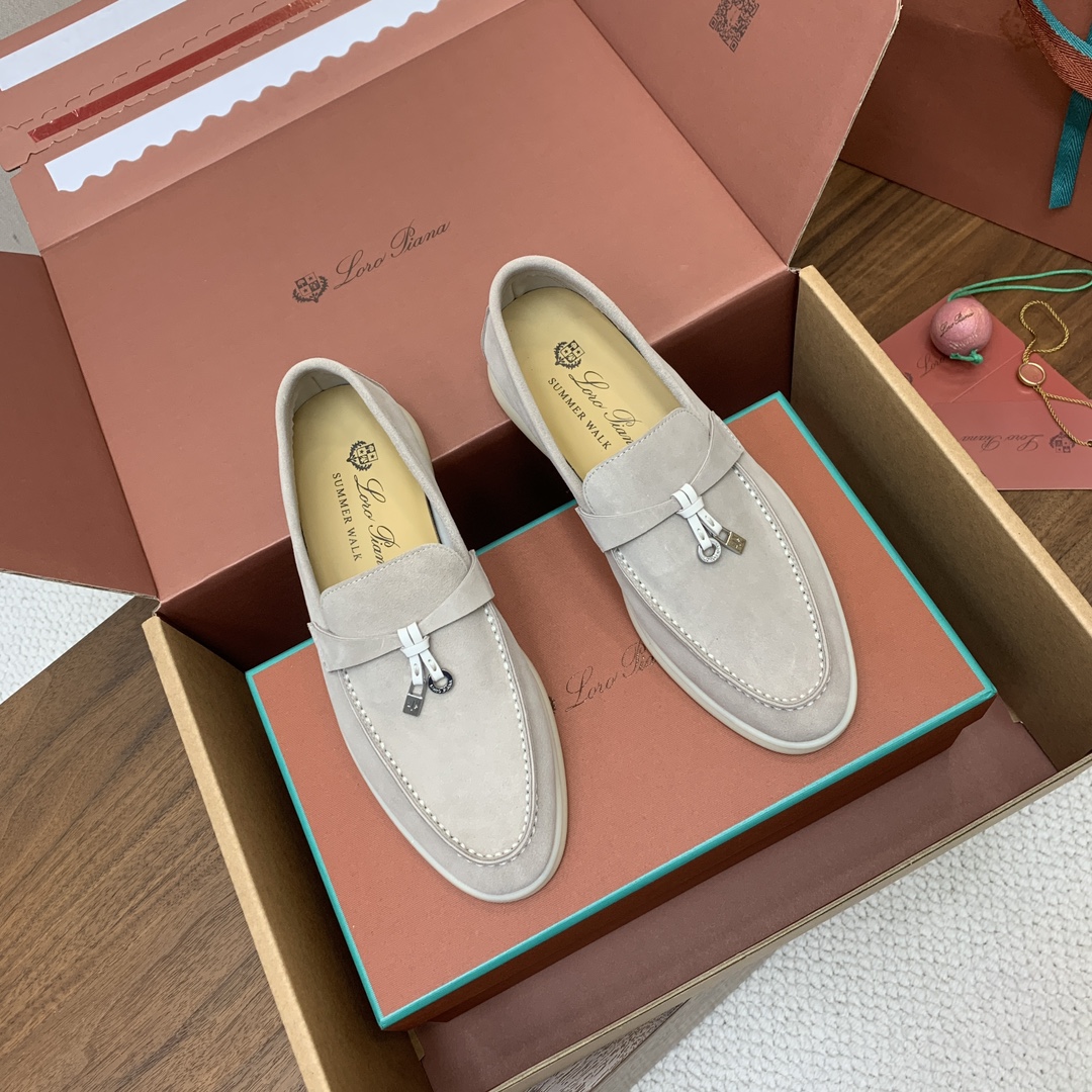 【Loro Piana】顶级版本乐福鞋，原版一比一。品牌低调奢华柔软一贯纯色简约的设计风格。皮质柔软舒适