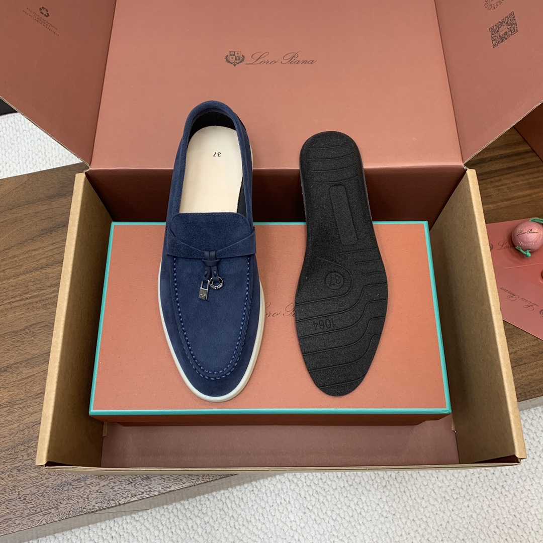 【Loro Piana】顶级版本乐福鞋，原版一比一。品牌低调奢华柔软一贯纯色简约的设计风格。皮质柔软舒适