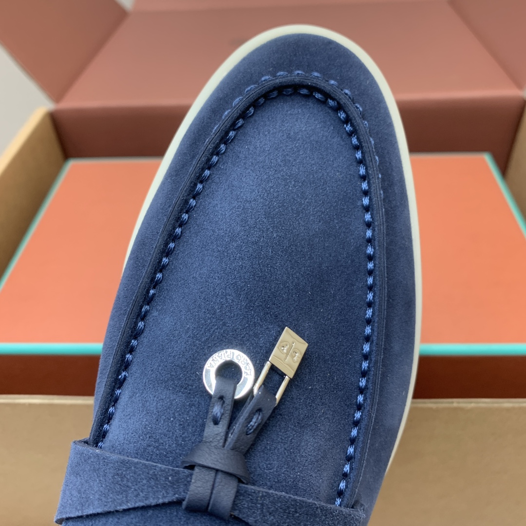 【Loro Piana】顶级版本乐福鞋，原版一比一。品牌低调奢华柔软一贯纯色简约的设计风格。皮质柔软舒适