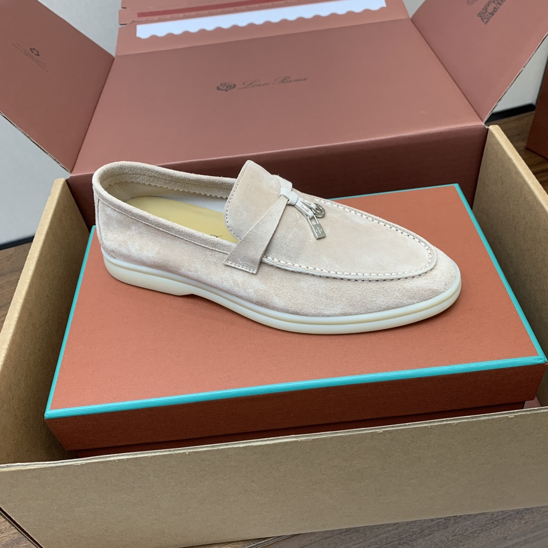 【Loro Piana】顶级版本乐福鞋，原版一比一。品牌低调奢华柔软一贯纯色简约的设计风格。皮质柔软舒适