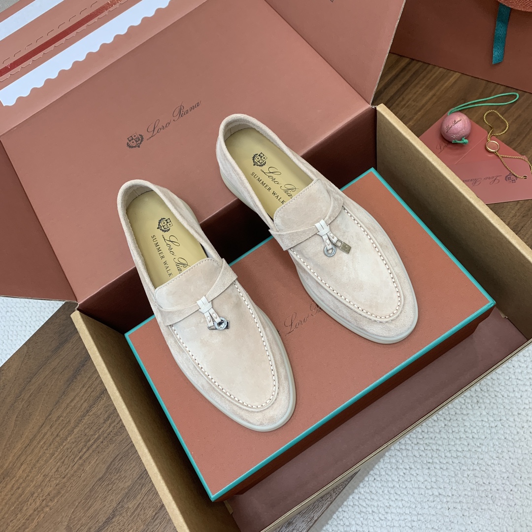 【Loro Piana】顶级版本乐福鞋，原版一比一。品牌低调奢华柔软一贯纯色简约的设计风格。皮质柔软舒适