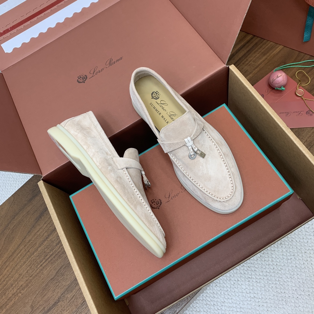 【Loro Piana】顶级版本乐福鞋，原版一比一。品牌低调奢华柔软一贯纯色简约的设计风格。皮质柔软舒适