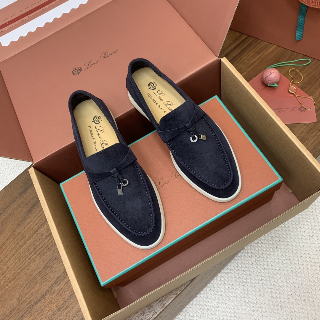 【Loro Piana】顶级版本乐福鞋，原版一比一。品牌低调奢华柔软一贯纯色简约的设计风格。皮质柔软舒适