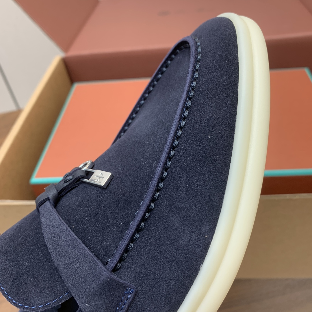 【Loro Piana】顶级版本乐福鞋，原版一比一。品牌低调奢华柔软一贯纯色简约的设计风格。皮质柔软舒适