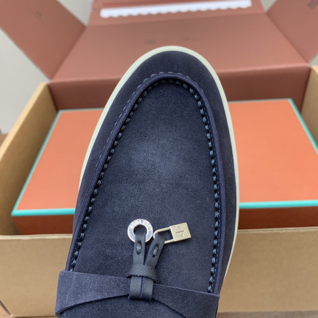 【Loro Piana】顶级版本乐福鞋，原版一比一。品牌低调奢华柔软一贯纯色简约的设计风格。皮质柔软舒适