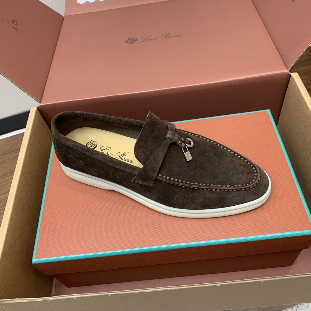 【Loro Piana】顶级版本乐福鞋，原版一比一。品牌低调奢华柔软一贯纯色简约的设计风格。皮质柔软舒适