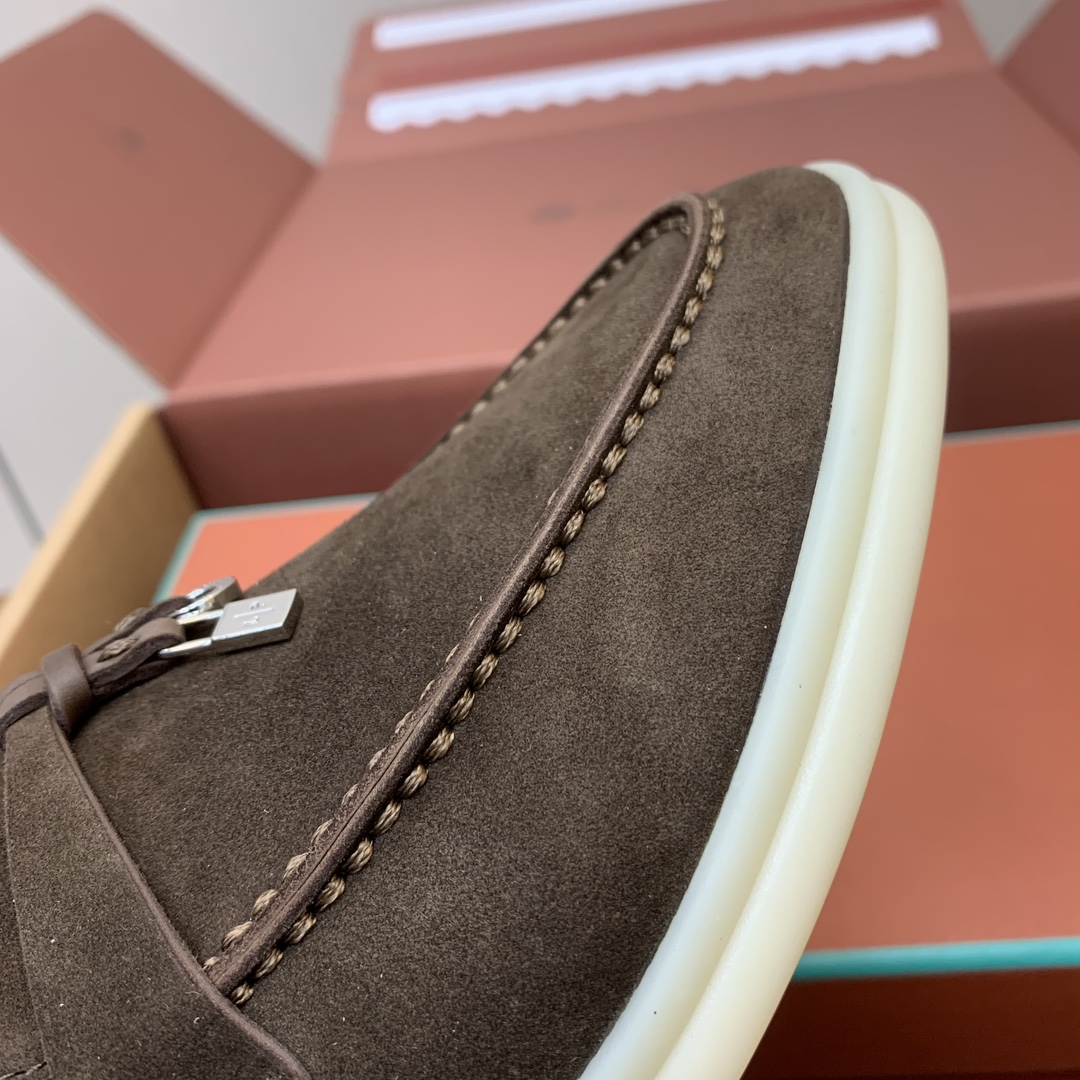 【Loro Piana】顶级版本乐福鞋，原版一比一。品牌低调奢华柔软一贯纯色简约的设计风格。皮质柔软舒适