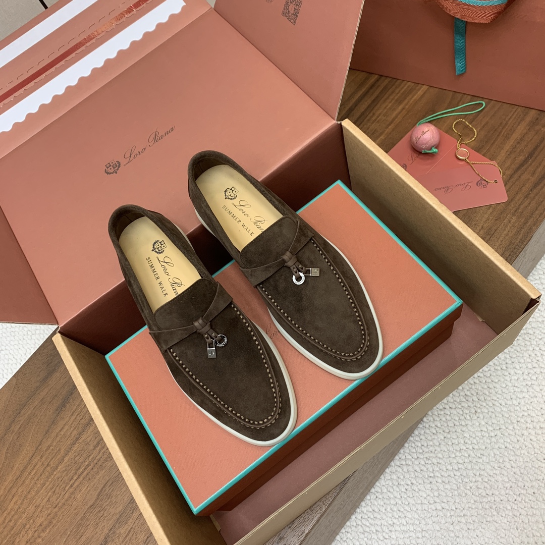 【Loro Piana】顶级版本乐福鞋，原版一比一。品牌低调奢华柔软一贯纯色简约的设计风格。皮质柔软舒适