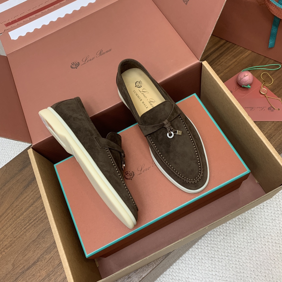 【Loro Piana】顶级版本乐福鞋，原版一比一。品牌低调奢华柔软一贯纯色简约的设计风格。皮质柔软舒适