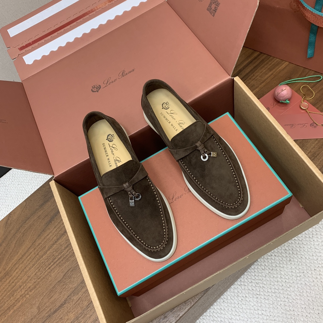 【Loro Piana】顶级版本乐福鞋，原版一比一。品牌低调奢华柔软一贯纯色简约的设计风格。皮质柔软舒适