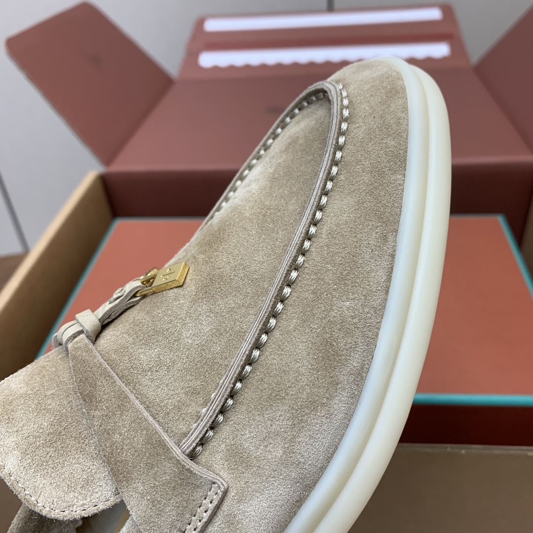 【Loro Piana】顶级版本乐福鞋，原版一比一。品牌低调奢华柔软一贯纯色简约的设计风格。皮质柔软舒适