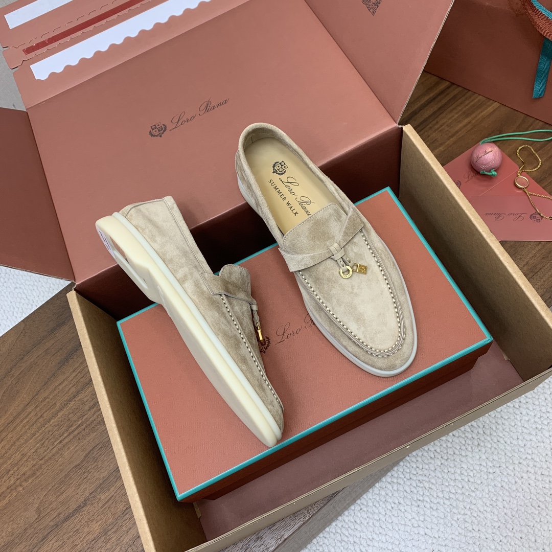 【Loro Piana】顶级版本乐福鞋，原版一比一。品牌低调奢华柔软一贯纯色简约的设计风格。皮质柔软舒适
