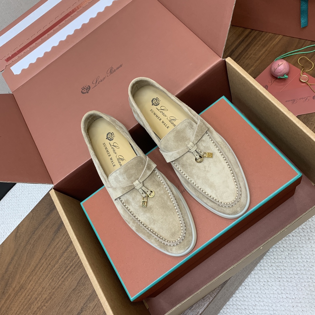 【Loro Piana】顶级版本乐福鞋，原版一比一。品牌低调奢华柔软一贯纯色简约的设计风格。皮质柔软舒适