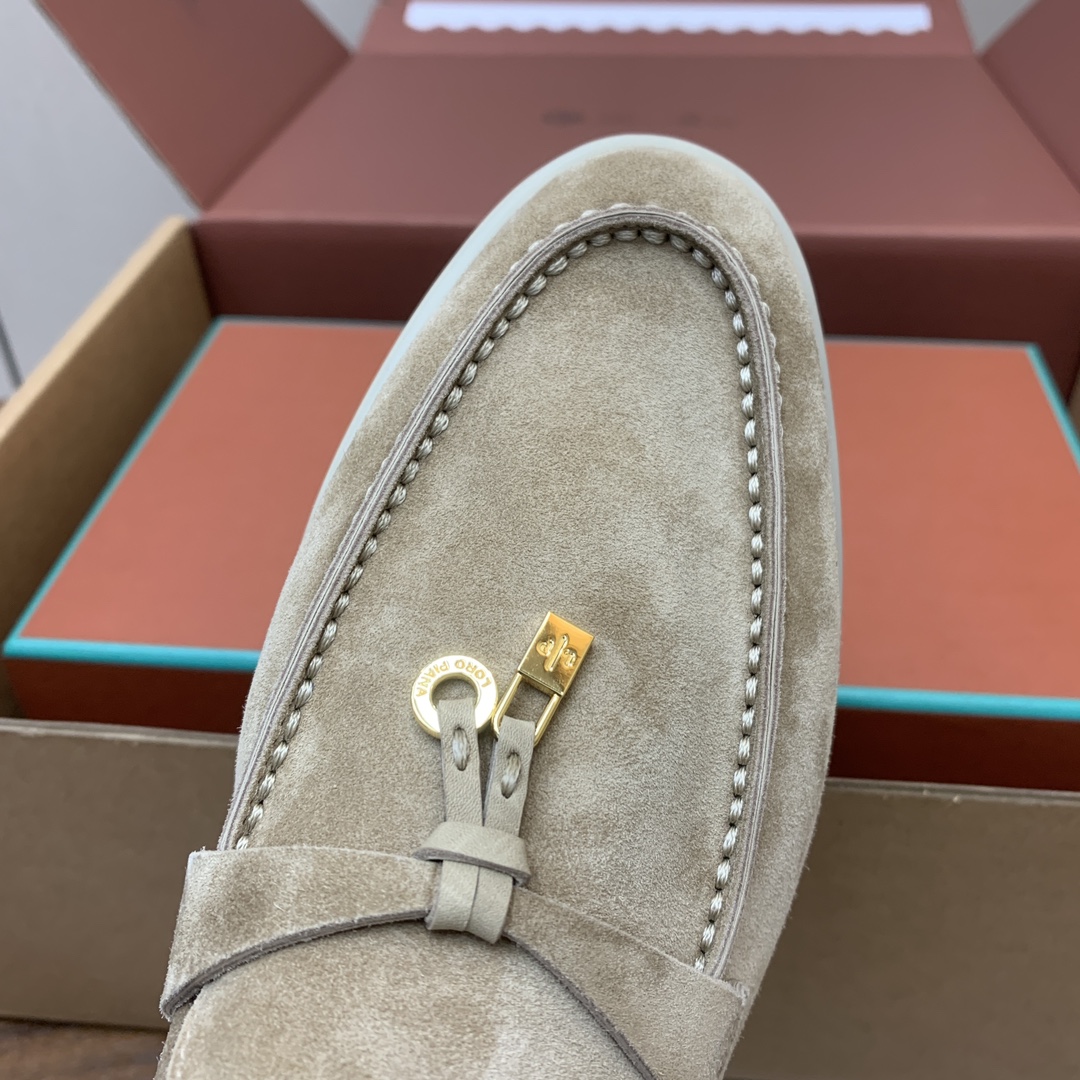 【Loro Piana】顶级版本乐福鞋，原版一比一。品牌低调奢华柔软一贯纯色简约的设计风格。皮质柔软舒适