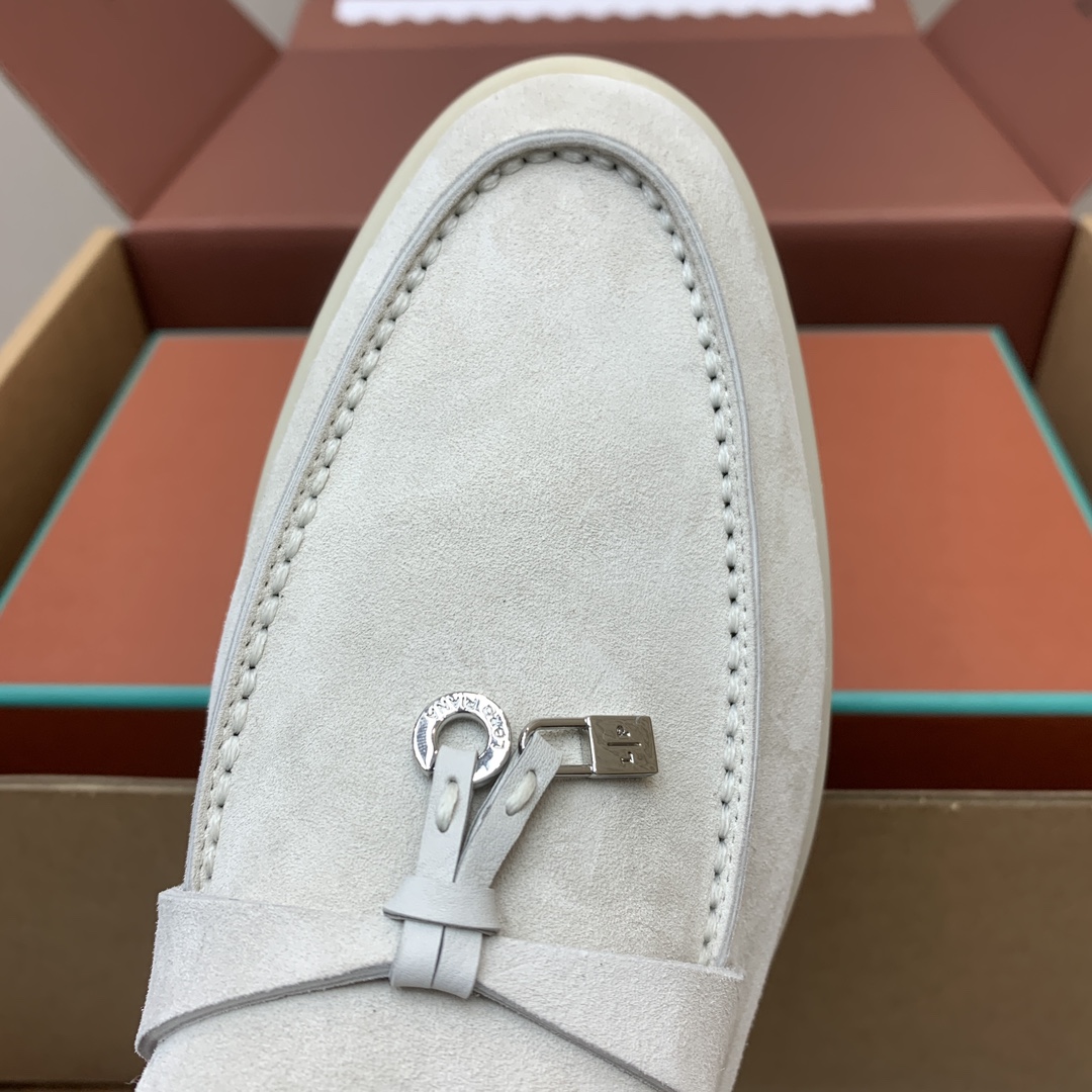 【Loro Piana】顶级版本乐福鞋，原版一比一。品牌低调奢华柔软一贯纯色简约的设计风格。皮质柔软舒适