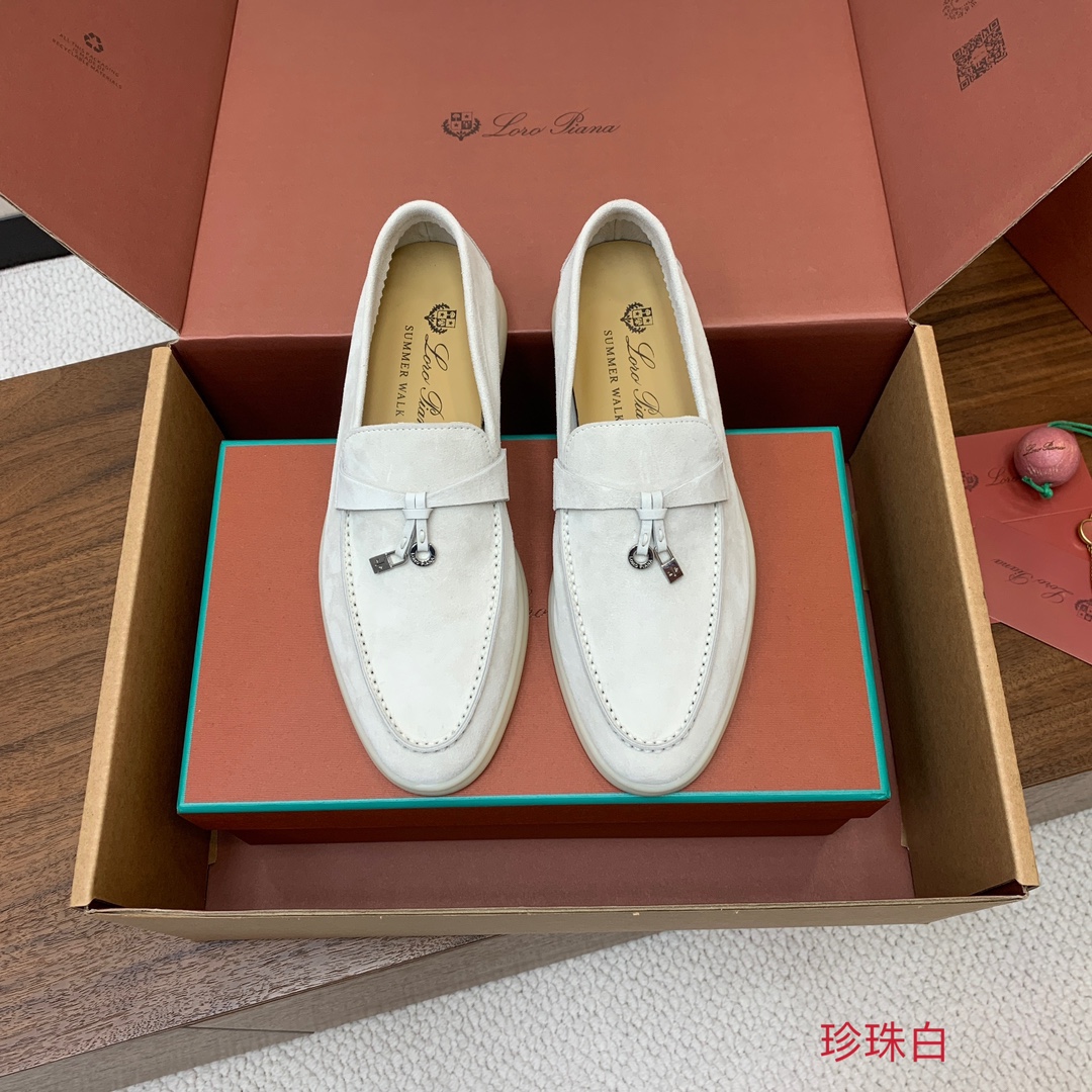 【Loro Piana】顶级版本乐福鞋，原版一比一。品牌低调奢华柔软一贯纯色简约的设计风格。皮质柔软舒适
