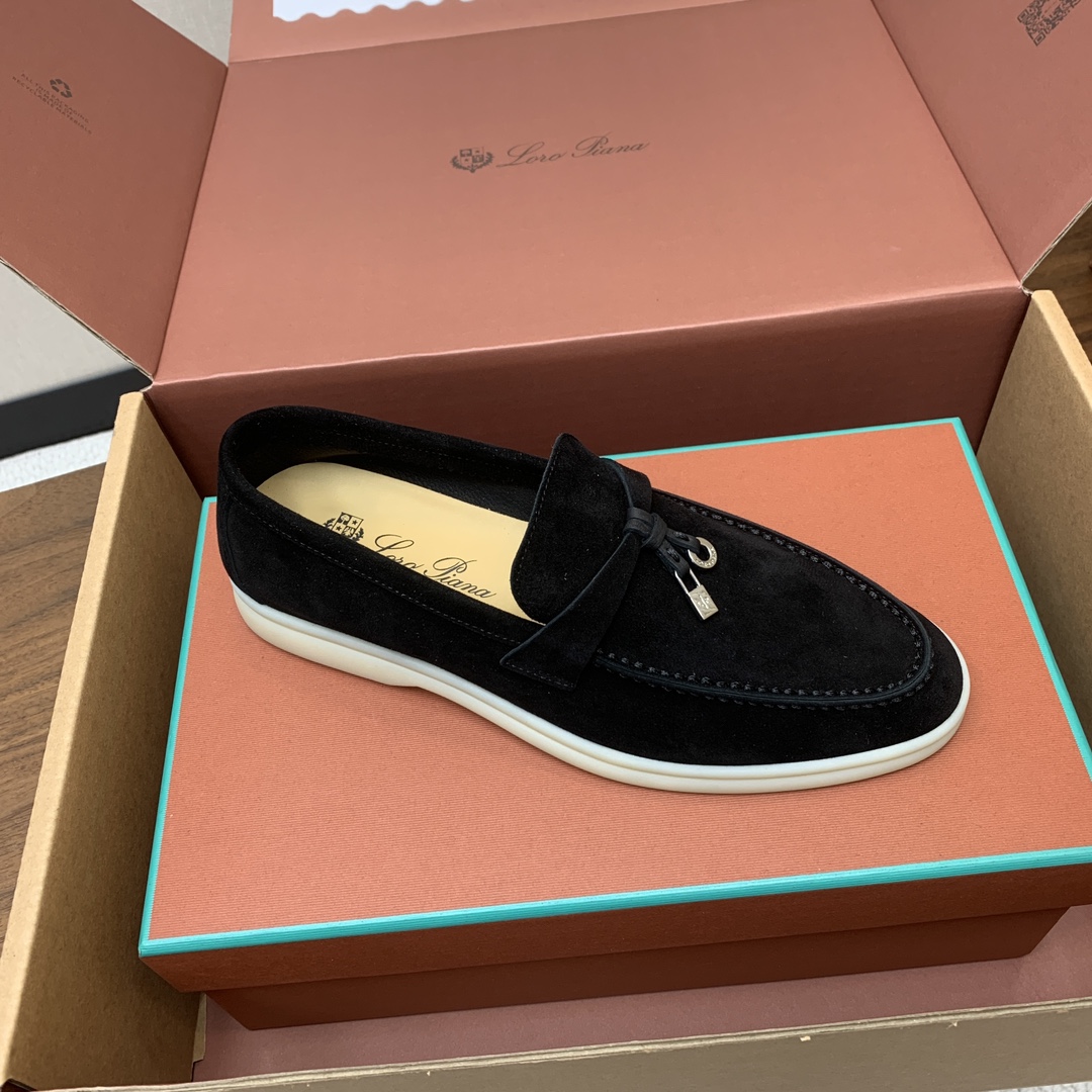 【Loro Piana】顶级版本乐福鞋，原版一比一。品牌低调奢华柔软一贯纯色简约的设计风格。皮质柔软舒适