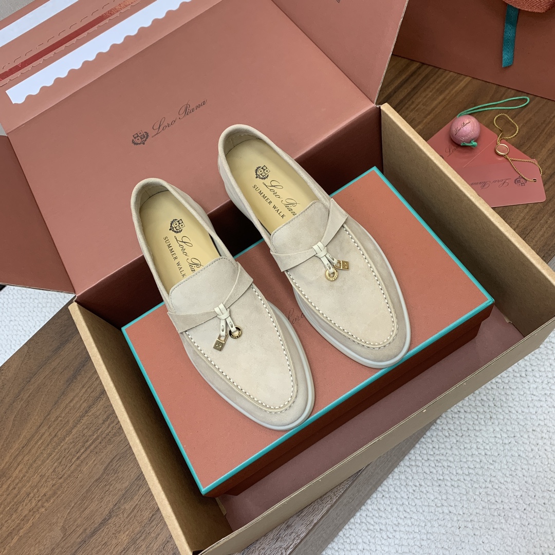【Loro Piana】顶级版本乐福鞋，原版一比一。品牌低调奢华柔软一贯纯色简约的设计风格。皮质柔软舒适