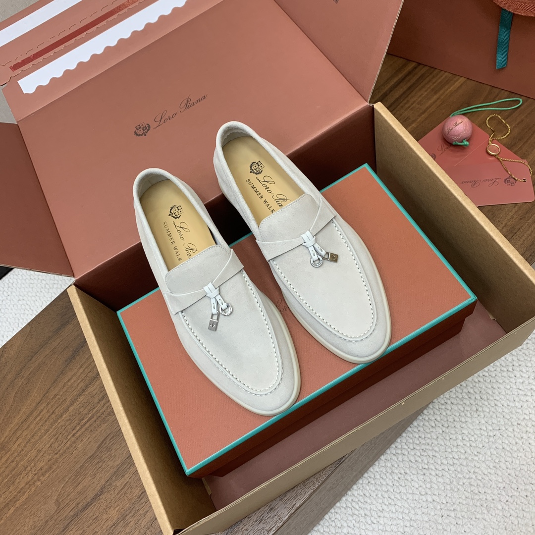 【Loro Piana】顶级版本乐福鞋，原版一比一。品牌低调奢华柔软一贯纯色简约的设计风格。皮质柔软舒适