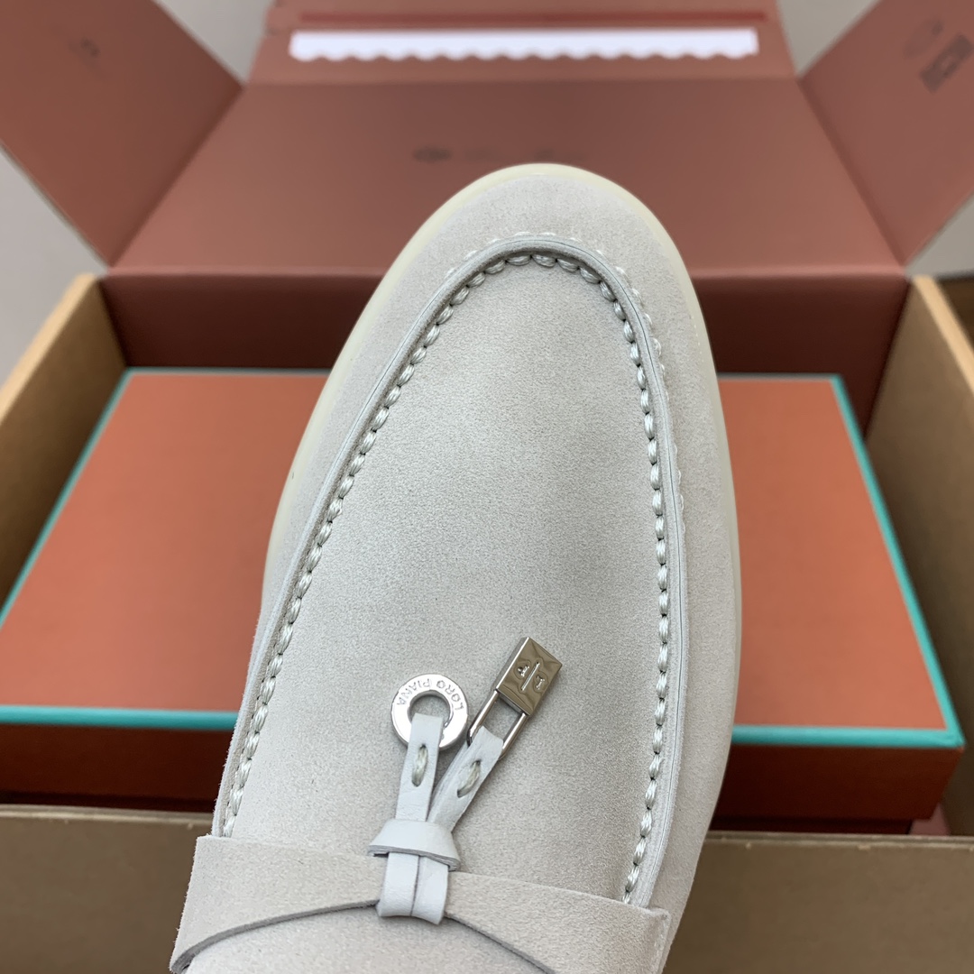 【Loro Piana】顶级版本乐福鞋，原版一比一。品牌低调奢华柔软一贯纯色简约的设计风格。皮质柔软舒适