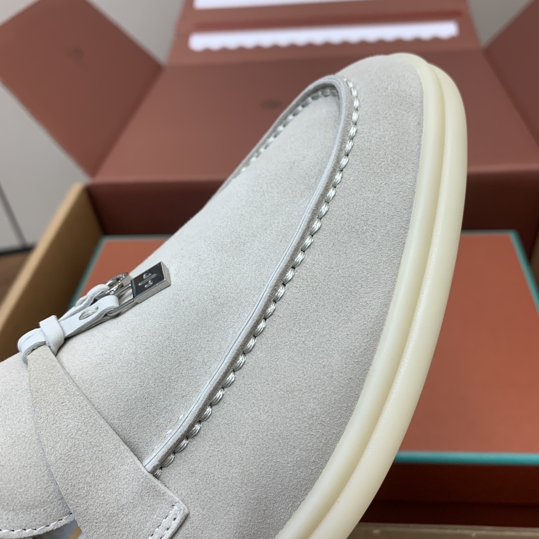 【Loro Piana】顶级版本乐福鞋，原版一比一。品牌低调奢华柔软一贯纯色简约的设计风格。皮质柔软舒适