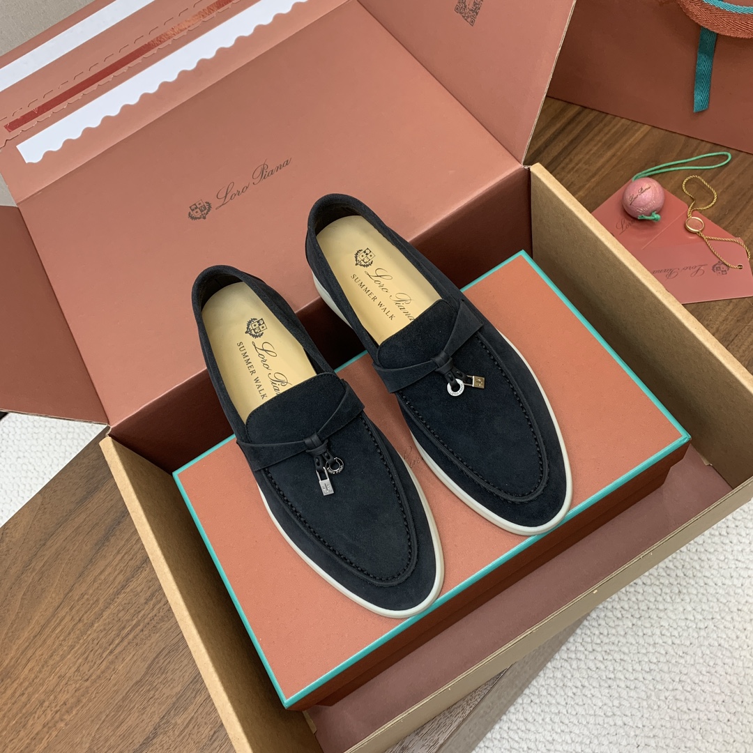 【Loro Piana】顶级版本乐福鞋，原版一比一。品牌低调奢华柔软一贯纯色简约的设计风格。皮质柔软舒适