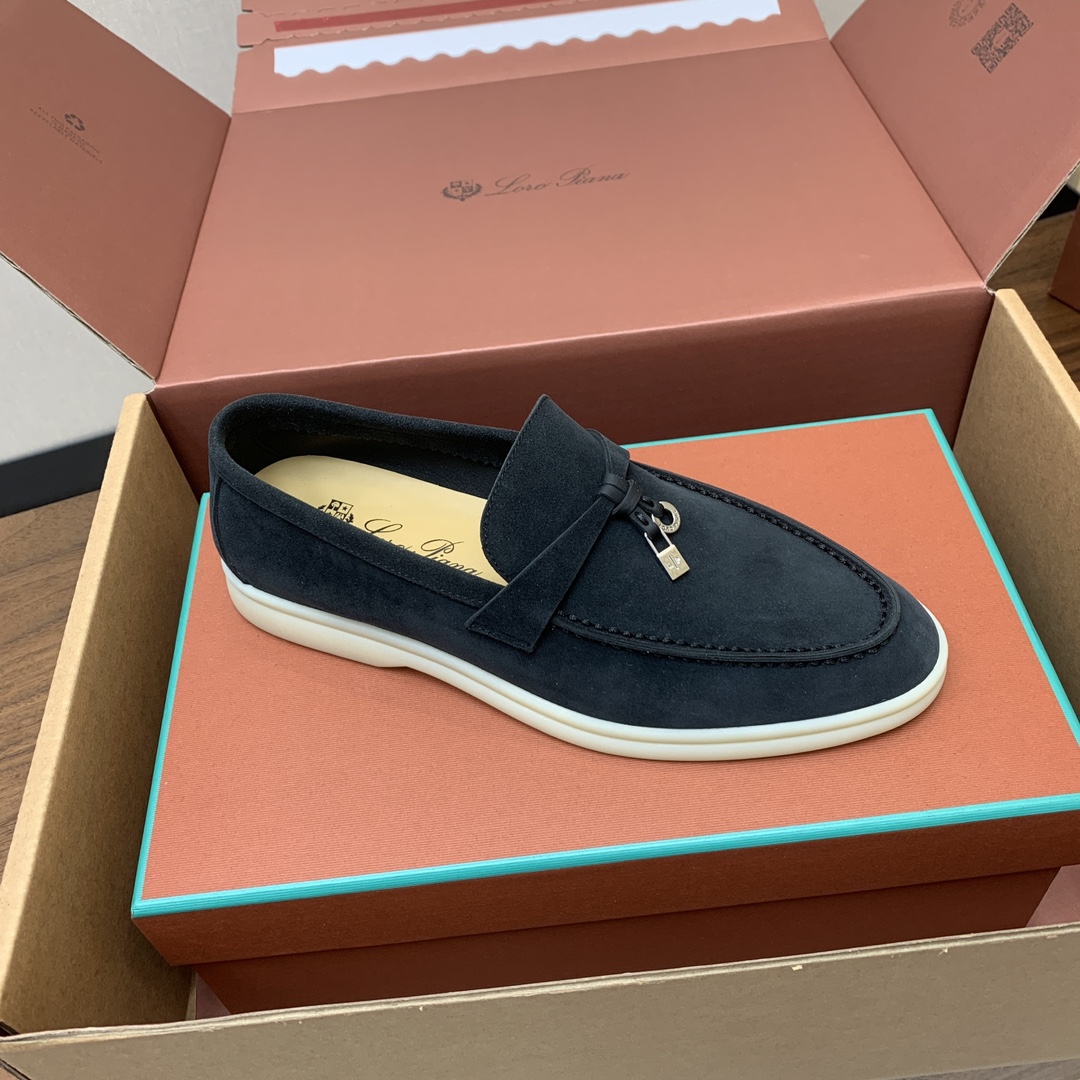 【Loro Piana】顶级版本乐福鞋，原版一比一。品牌低调奢华柔软一贯纯色简约的设计风格。皮质柔软舒适