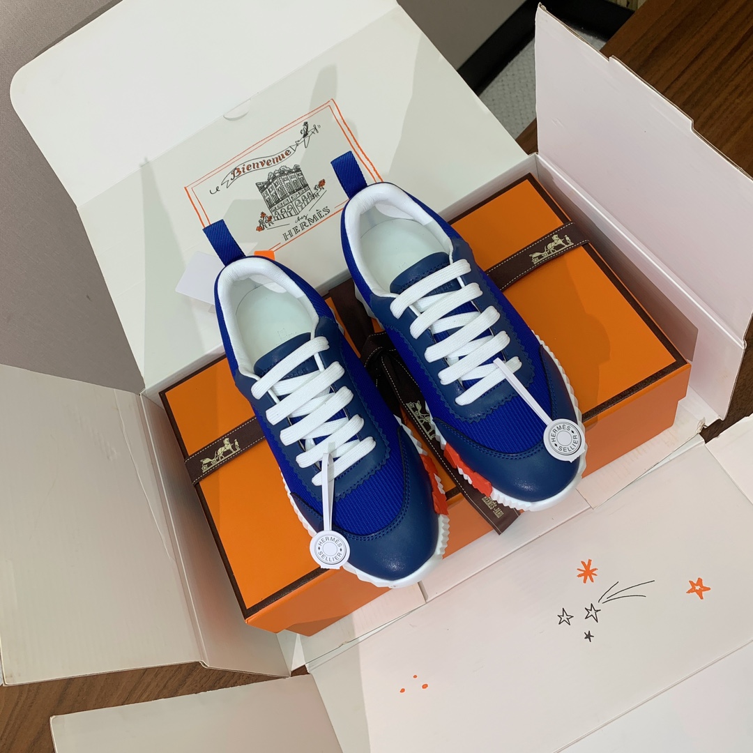 【Herm*s】情侣款顶级版本运动鞋。上脚轻便舒适。鞋面牛皮搭配定制网面。羊皮垫脚。增高3cm。原版开模