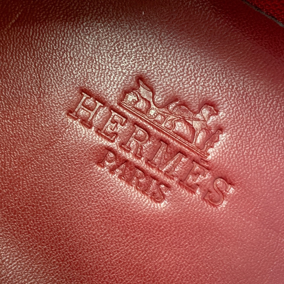【Herm*s】情侣款顶级版本运动鞋。上脚轻便舒适。鞋面牛皮搭配定制网面。羊皮垫脚。增高3cm。原版开模