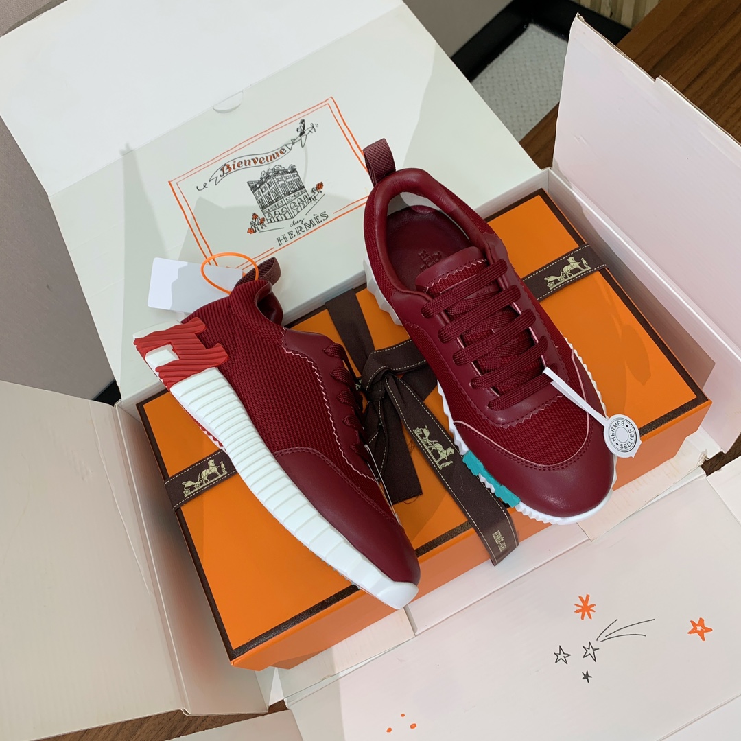 【Herm*s】情侣款顶级版本运动鞋。上脚轻便舒适。鞋面牛皮搭配定制网面。羊皮垫脚。增高3cm。原版开模