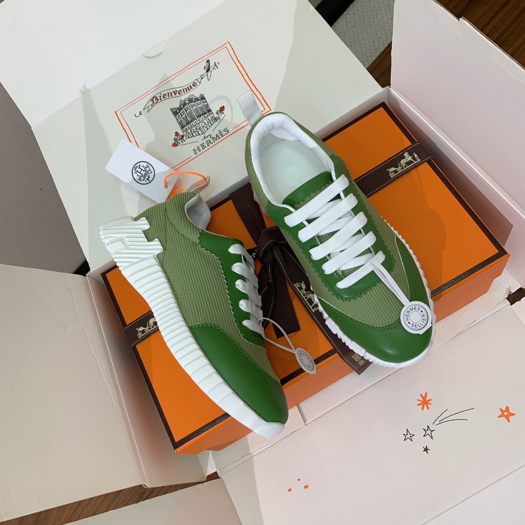 【Herm*s】情侣款顶级版本运动鞋。上脚轻便舒适。鞋面牛皮搭配定制网面。羊皮垫脚。增高3cm。原版开模
