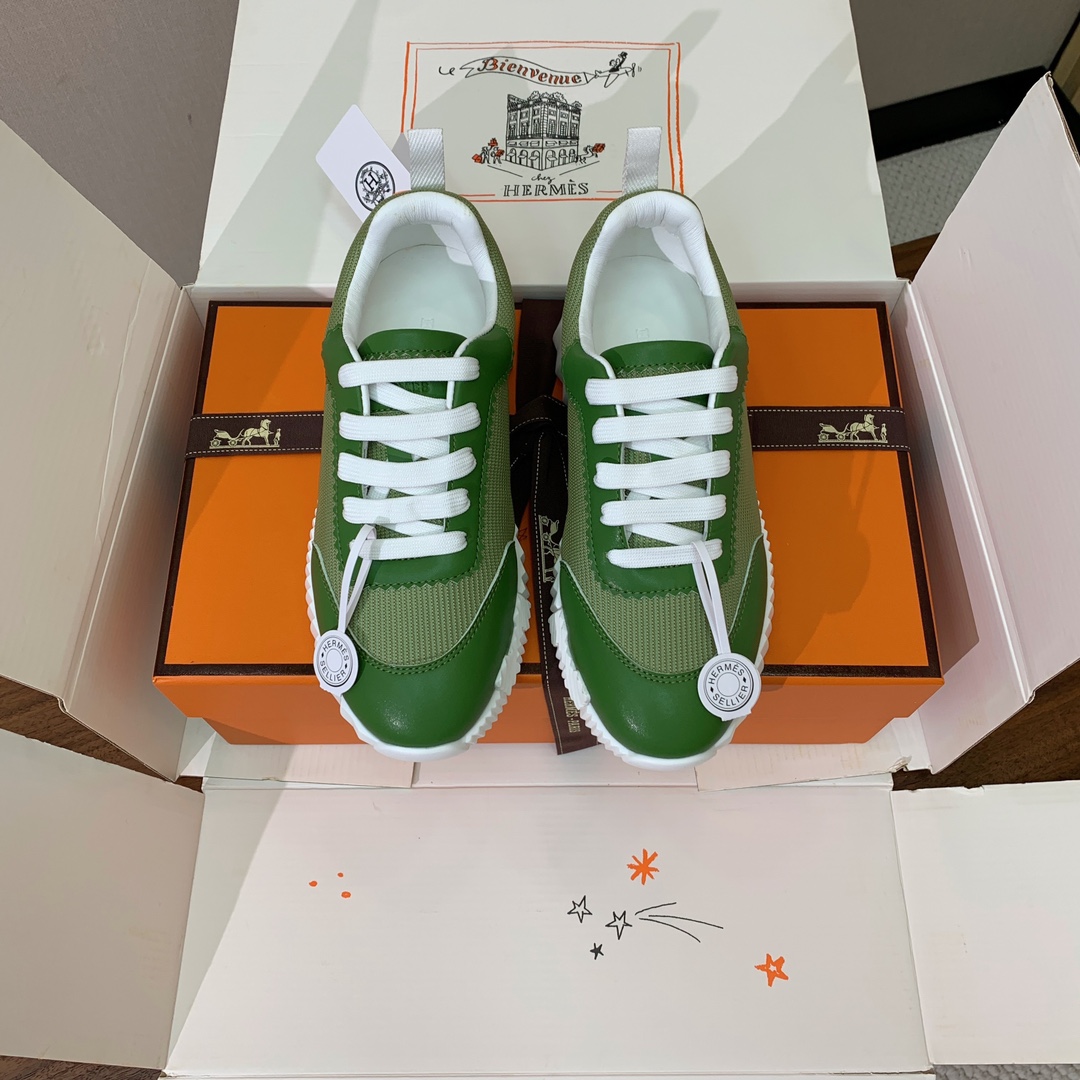 【Herm*s】情侣款顶级版本运动鞋。上脚轻便舒适。鞋面牛皮搭配定制网面。羊皮垫脚。增高3cm。原版开模