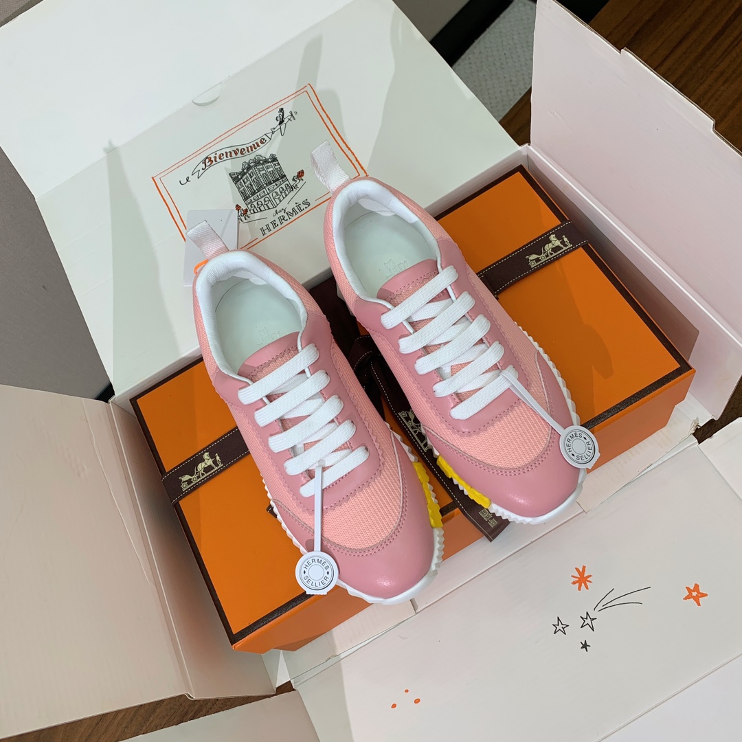 【Herm*s】情侣款顶级版本运动鞋。上脚轻便舒适。鞋面牛皮搭配定制网面。羊皮垫脚。增高3cm。原版开模