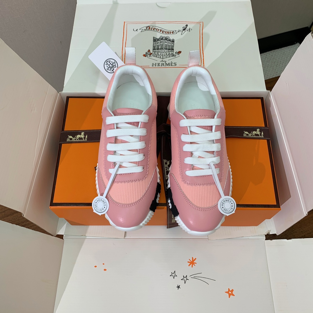 【Herm*s】情侣款顶级版本运动鞋。上脚轻便舒适。鞋面牛皮搭配定制网面。羊皮垫脚。增高3cm。原版开模