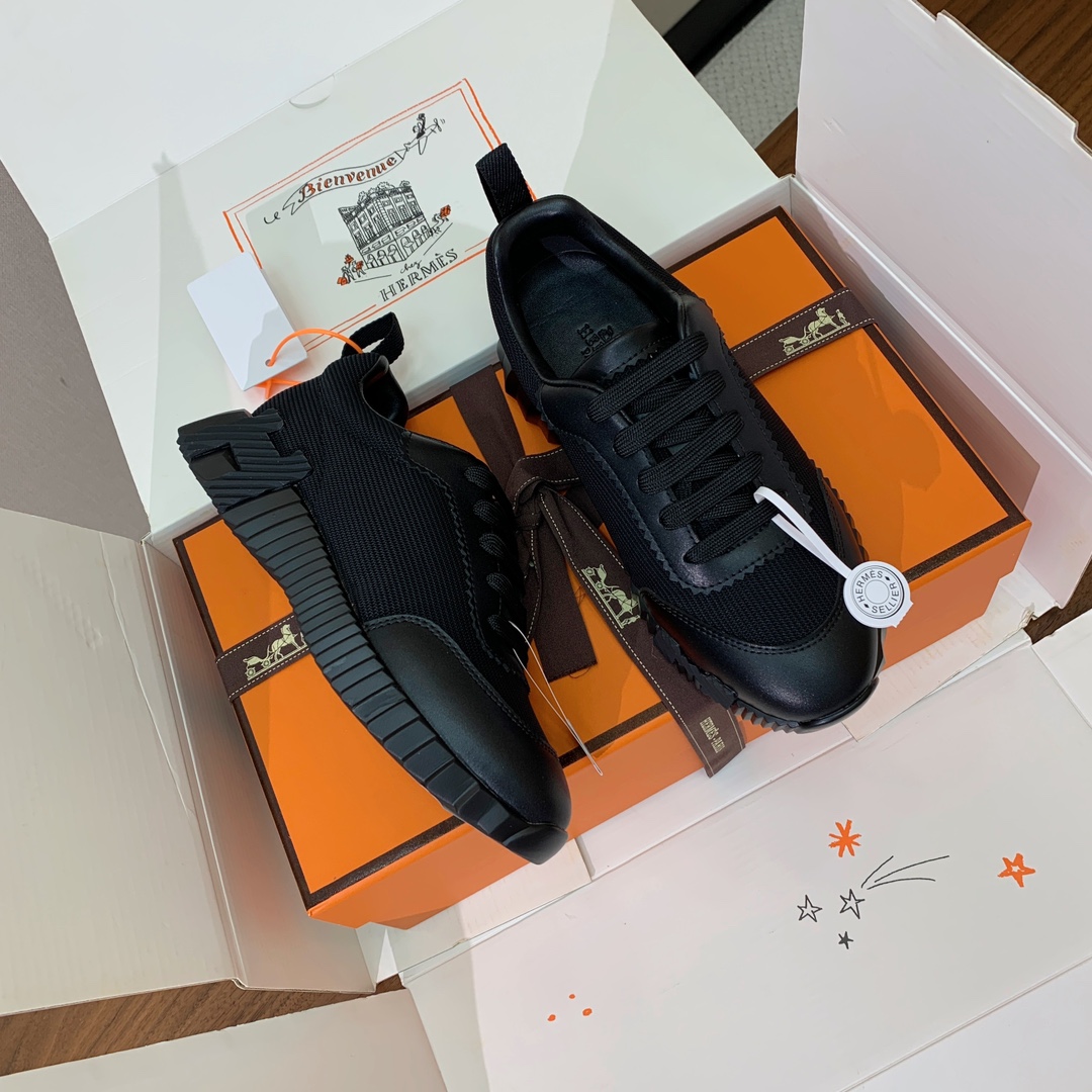【Herm*s】情侣款顶级版本运动鞋。上脚轻便舒适。鞋面牛皮搭配定制网面。羊皮垫脚。增高3cm。原版开模