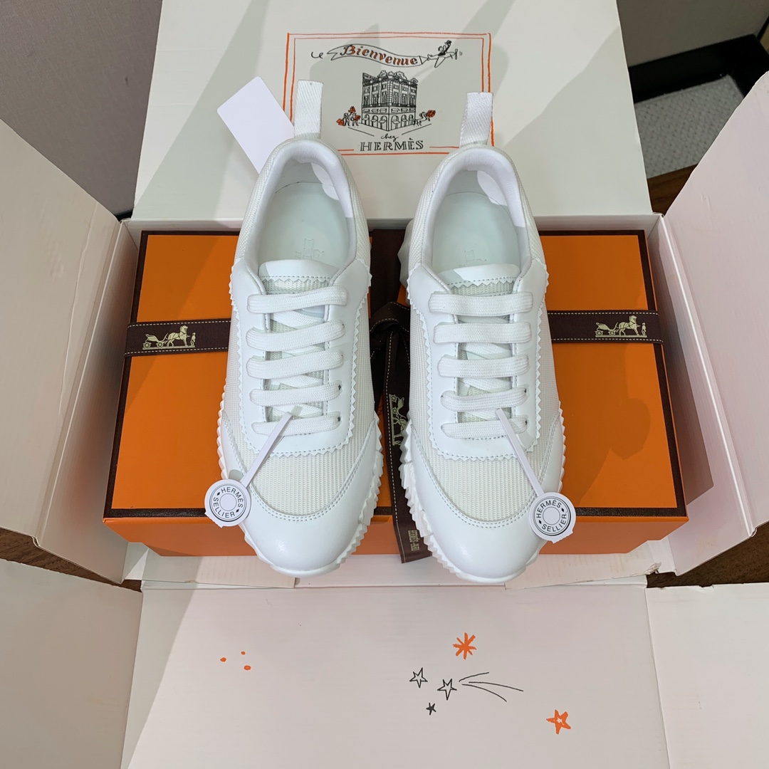 【Herm*s】情侣款顶级版本运动鞋。上脚轻便舒适。鞋面牛皮搭配定制网面。羊皮垫脚。增高3cm。原版开模