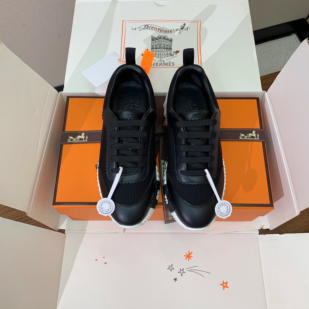 【Herm*s】情侣款顶级版本运动鞋。上脚轻便舒适。鞋面牛皮搭配定制网面。羊皮垫脚。增高3cm。原版开模