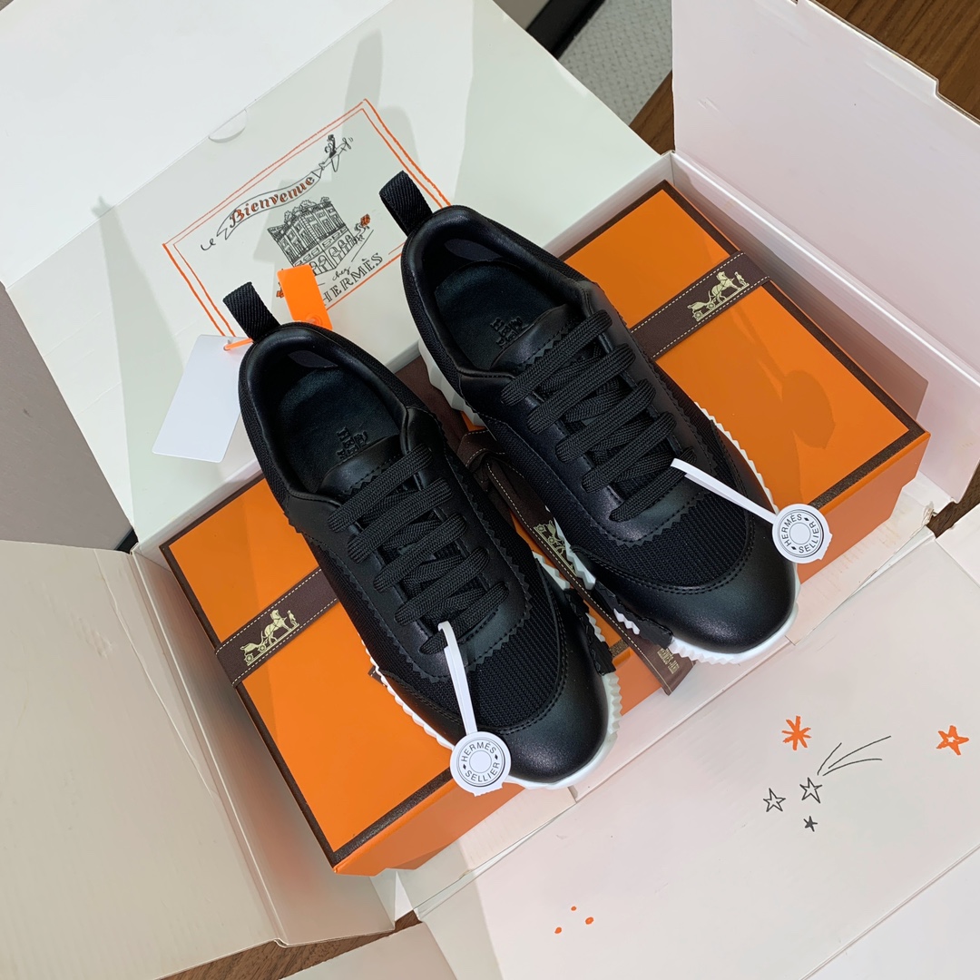【Herm*s】情侣款顶级版本运动鞋。上脚轻便舒适。鞋面牛皮搭配定制网面。羊皮垫脚。增高3cm。原版开模